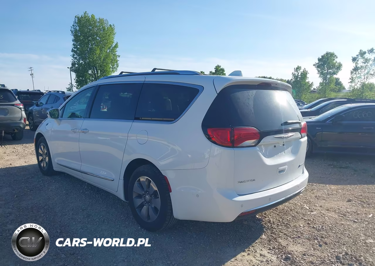 2017 Chrysler Pacifica Hybrid Platinum VIN:2C4RC1N70HR709488 - 3