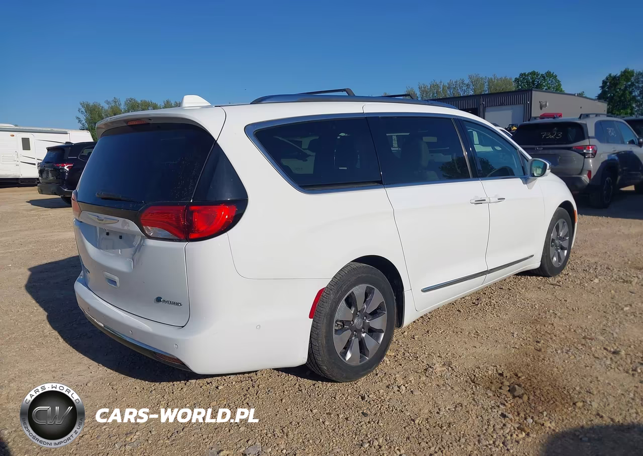 2017 Chrysler Pacifica Hybrid Platinum VIN:2C4RC1N70HR709488 - 4