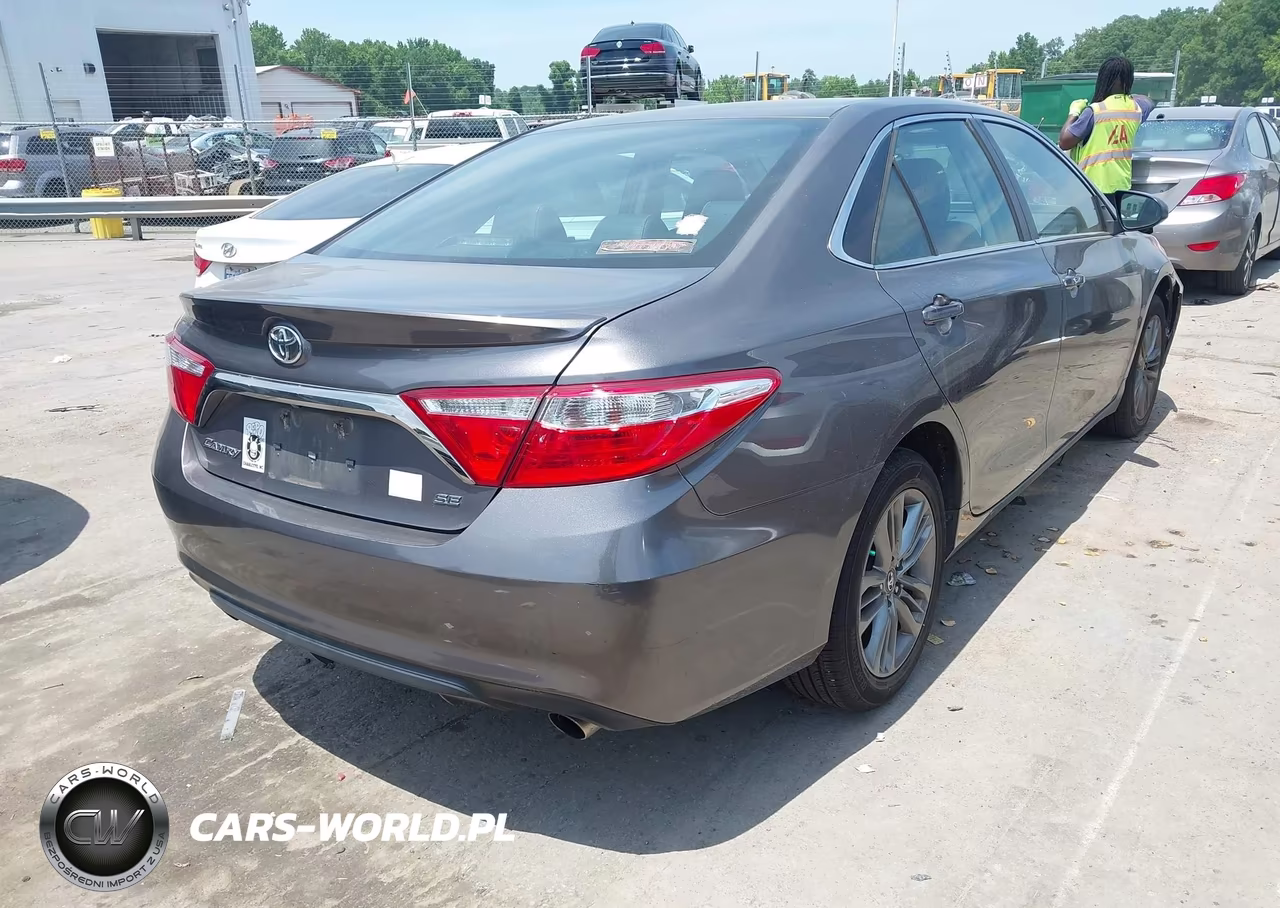 2017 Toyota Camry Se VIN:4T1BF1FK8HU689999 - 4
