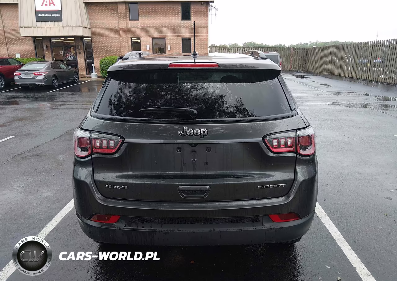 2018 Jeep Compass Sport 4X4 VIN:3C4NJDABXJT332137 - 16