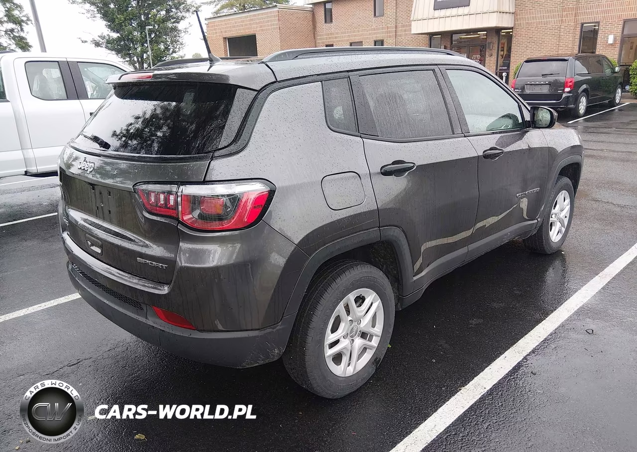 2018 Jeep Compass Sport 4X4 VIN:3C4NJDABXJT332137 - 4