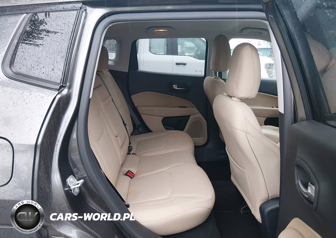 2018 Jeep Compass Sport 4X4 VIN:3C4NJDABXJT332137 - 8