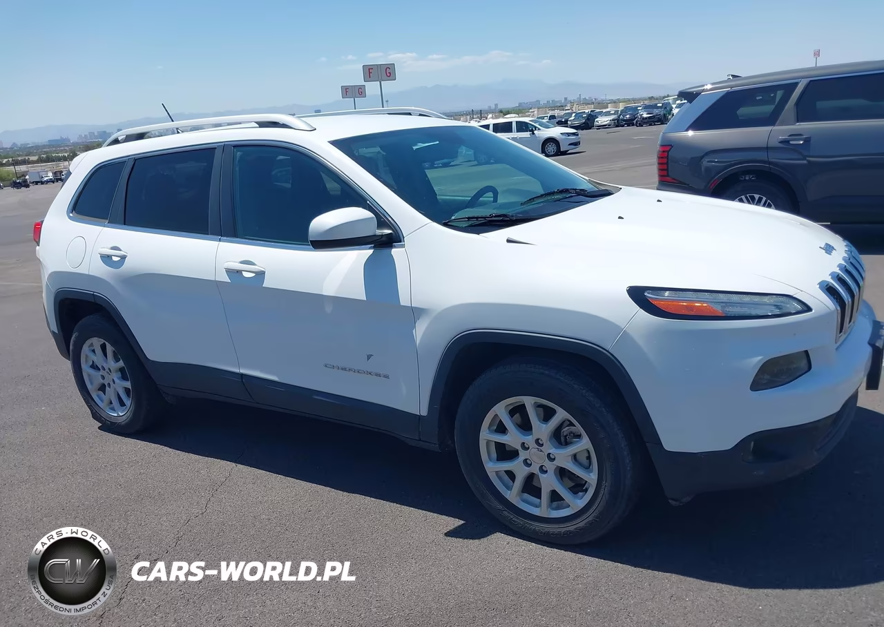 2018 Jeep Cherokee Latitude 4X4 VIN:1C4PJMCB6JD559255 - 13