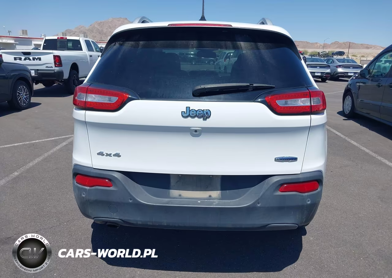 2018 Jeep Cherokee Latitude 4X4 VIN:1C4PJMCB6JD559255 - 20