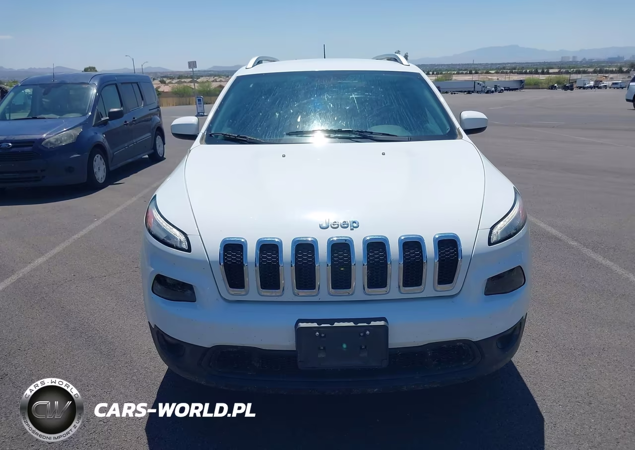 2018 Jeep Cherokee Latitude 4X4 VIN:1C4PJMCB6JD559255 - 6