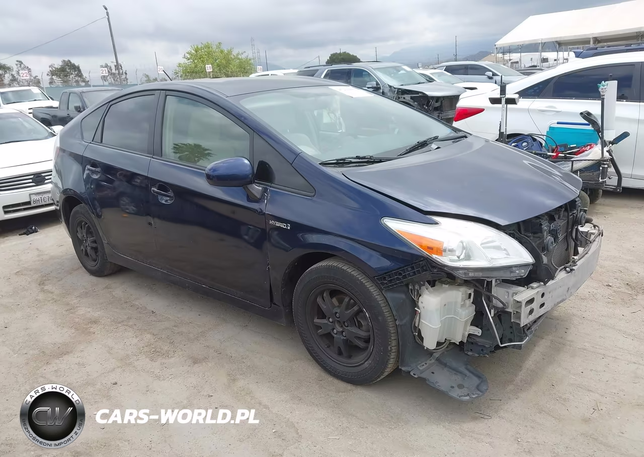 2015 Toyota Prius Two – zdjęcie 1 z 17