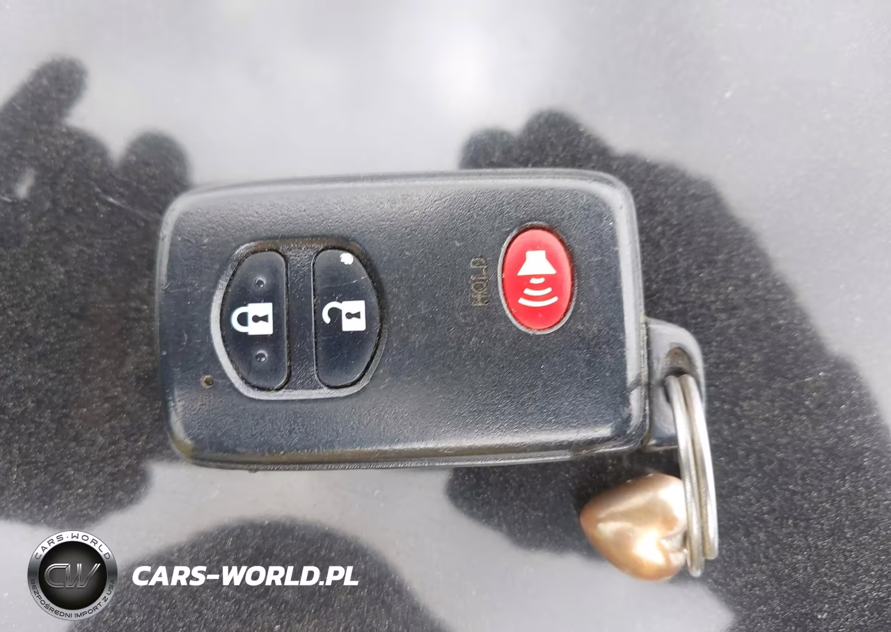 2015 Toyota Prius Two VIN:JTDKN3DU1F0455411 - 11