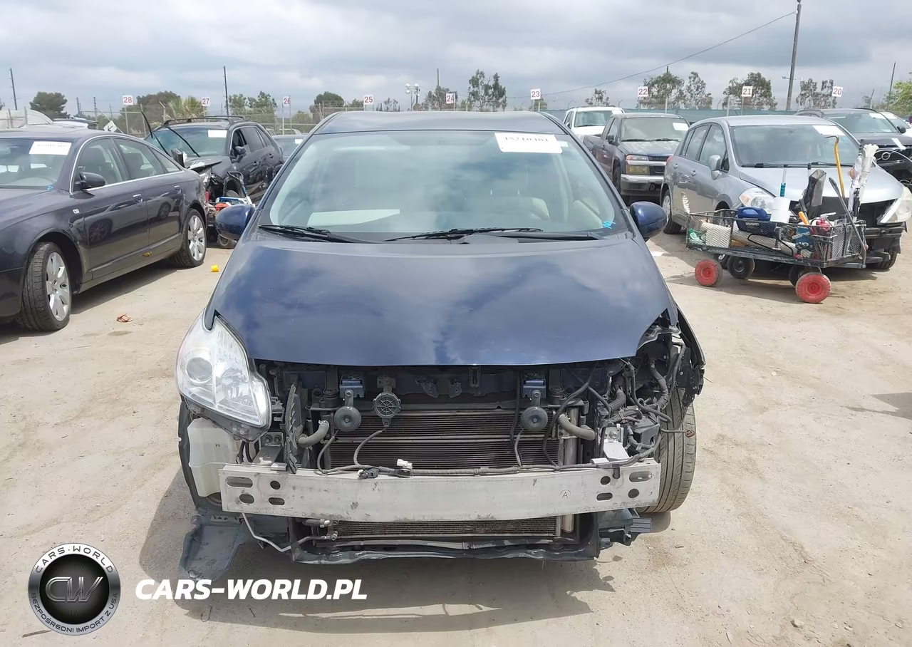 2015 Toyota Prius Two VIN:JTDKN3DU1F0455411 - 13