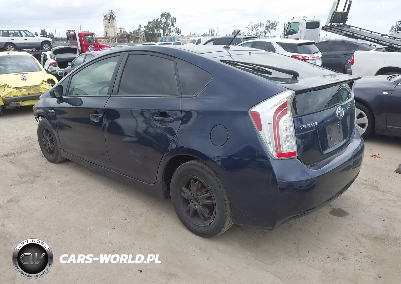 2015 Toyota Prius Two VIN:JTDKN3DU1F0455411 - 3