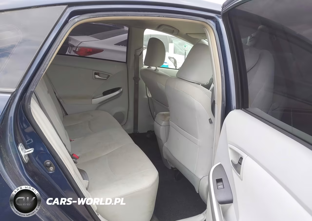 2015 Toyota Prius Two VIN:JTDKN3DU1F0455411 - 8