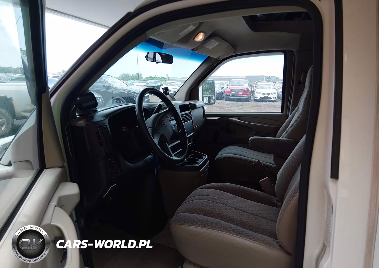 2003 Chevrolet Express Cutaway Base W-C7A VIN:1GBJG31U631198962 - 7