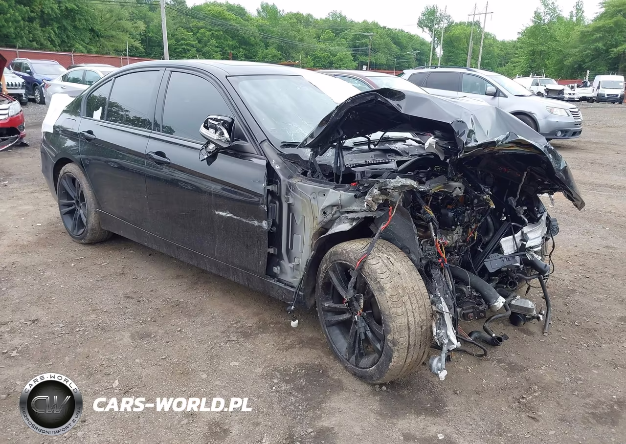 2013 BMW 328I xDrive – zdjęcie 1 z 18