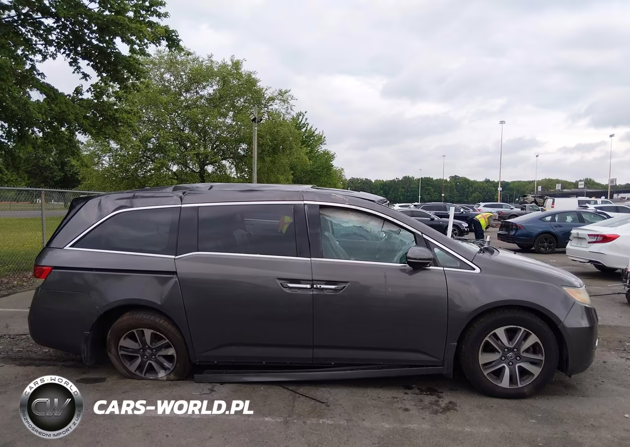 2015 Honda Odyssey Touring-Touring Elite VIN:5FNRL5H95FB062745 - 13