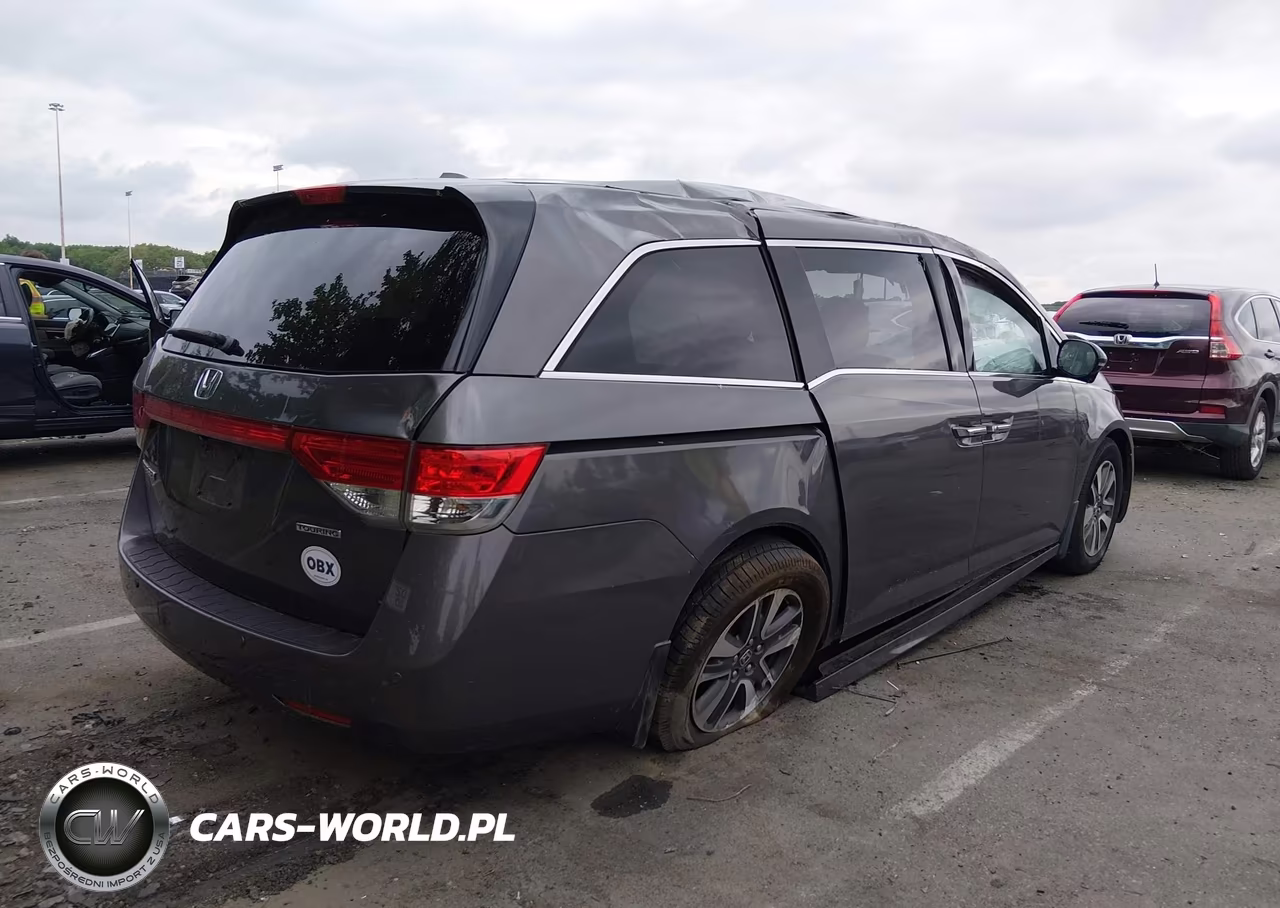 2015 Honda Odyssey Touring-Touring Elite VIN:5FNRL5H95FB062745 - 4