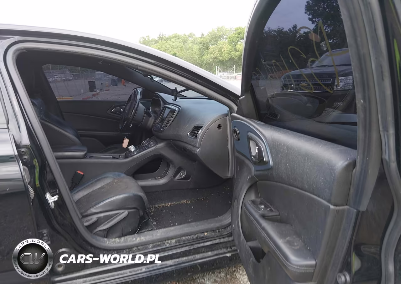 2015 Chrysler 200 S VIN:1C3CCCDG9FN523014 - 5