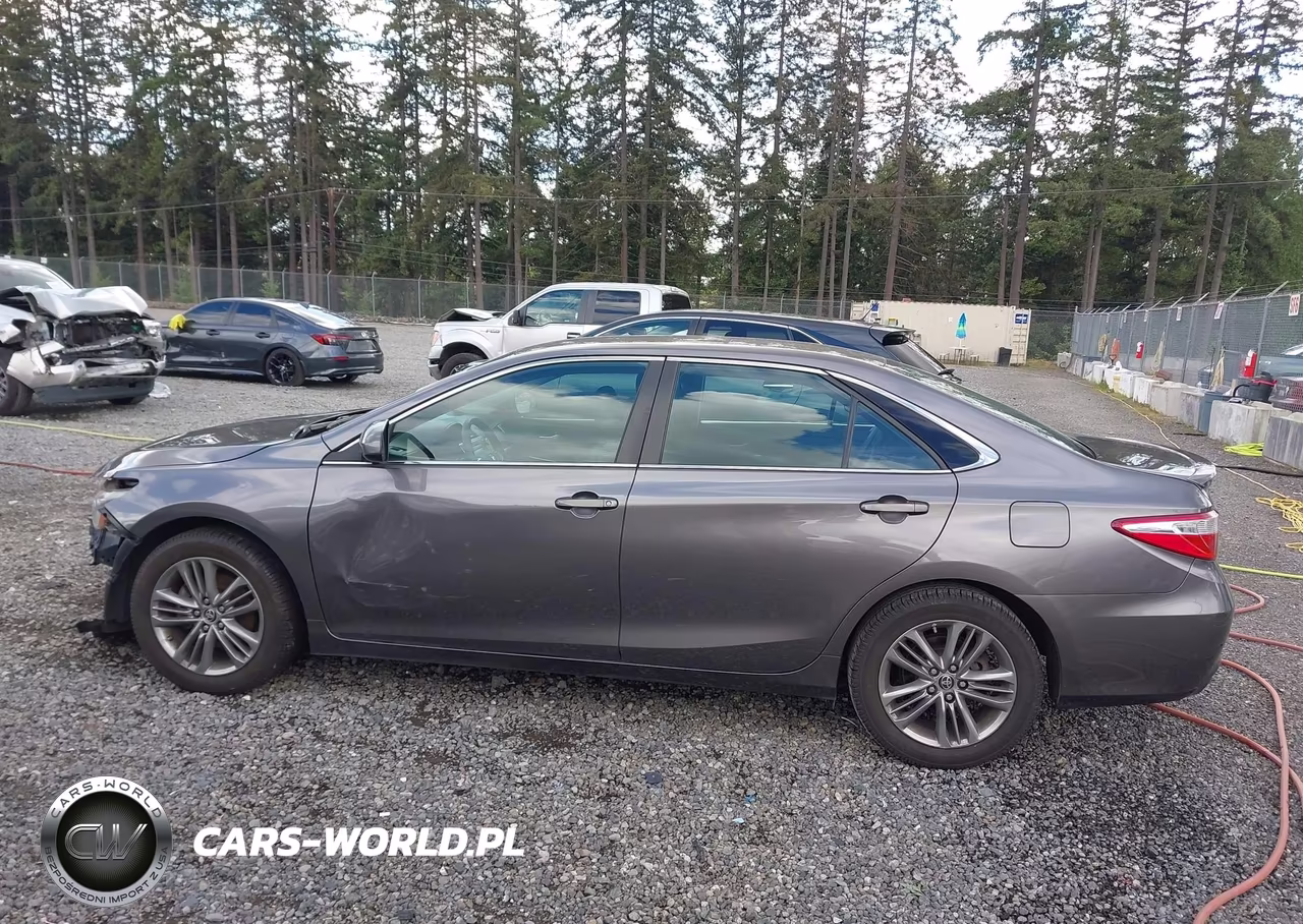 2015 Toyota Camry Se VIN:4T1BF1FK0FU997827 - 15
