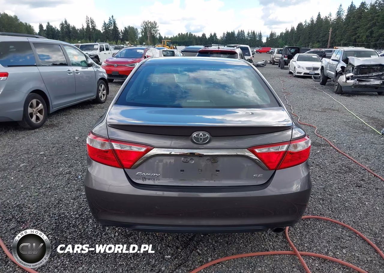 2015 Toyota Camry Se VIN:4T1BF1FK0FU997827 - 17