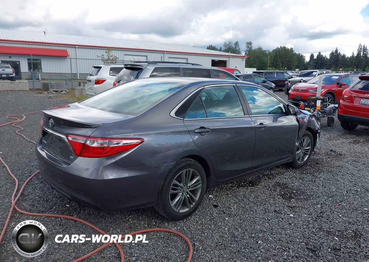2015 Toyota Camry Se VIN:4T1BF1FK0FU997827 - 4