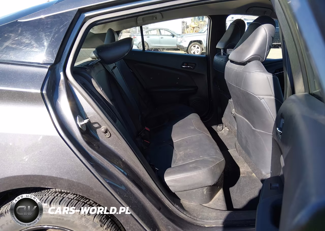 2021 Toyota Prius Prime Xle VIN:JTDKAMFP1M3166436 - 8