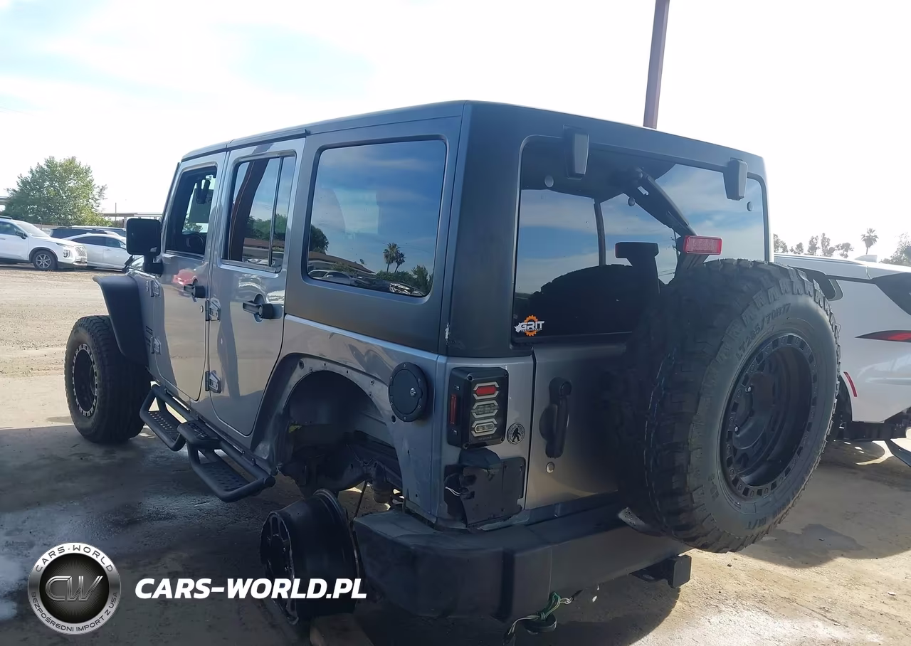2016 Jeep Wrangler Unlimited Sport VIN:1C4BJWDG8GL248201 - 3