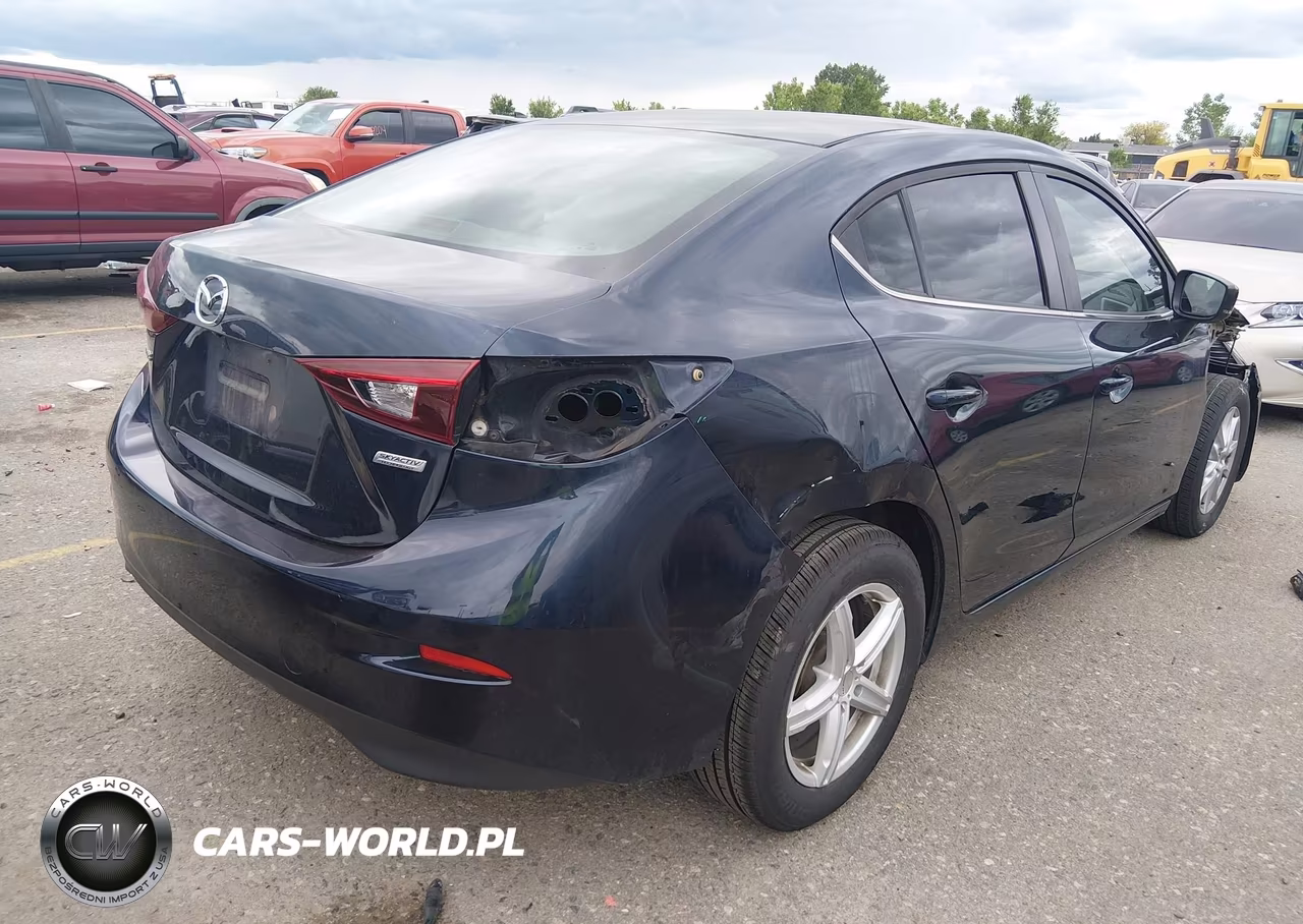 2018 Mazda Mazda3 Sport VIN:3MZBN1U78JM177317 - 4
