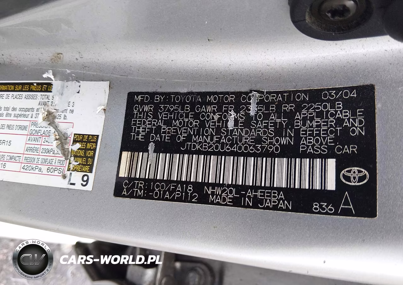 2004 Toyota Prius VIN:JTDKB20U640063790 - 9