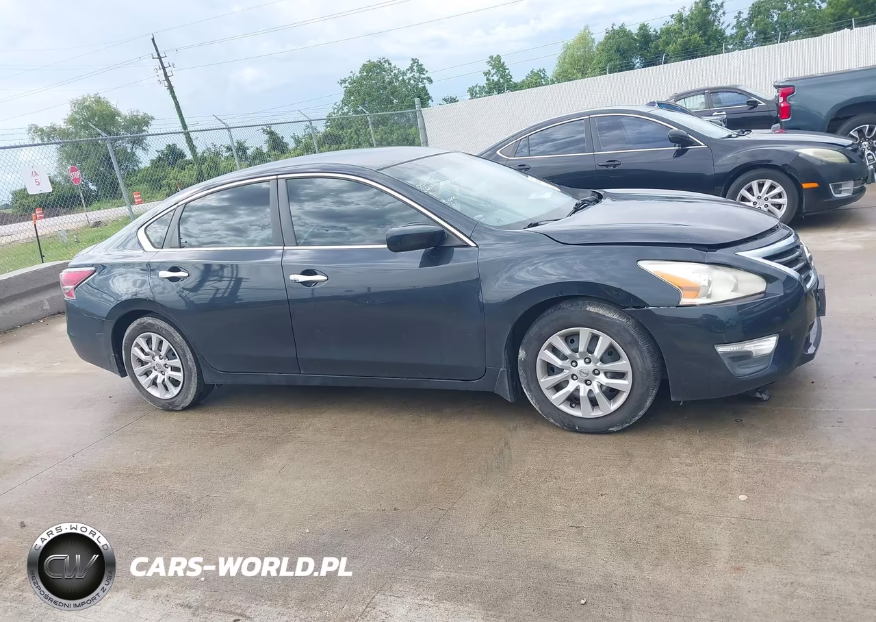 2015 Nissan Altima 2.5 S VIN:1N4AL3AP1FN307896 - 13