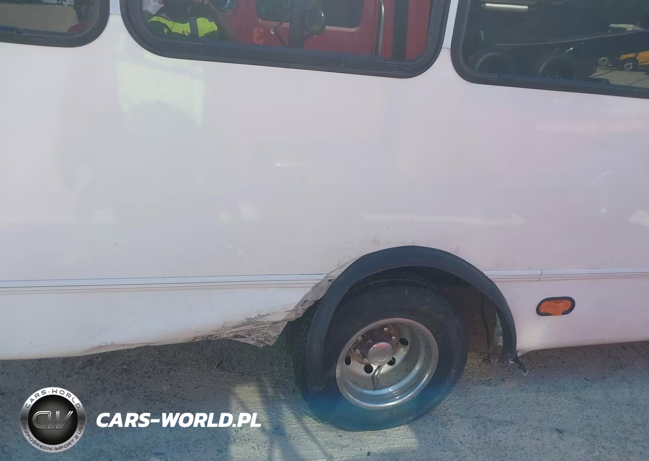 2006 Ford E-450 Cutaway VIN:1FDXE45S36DA28616 - 11