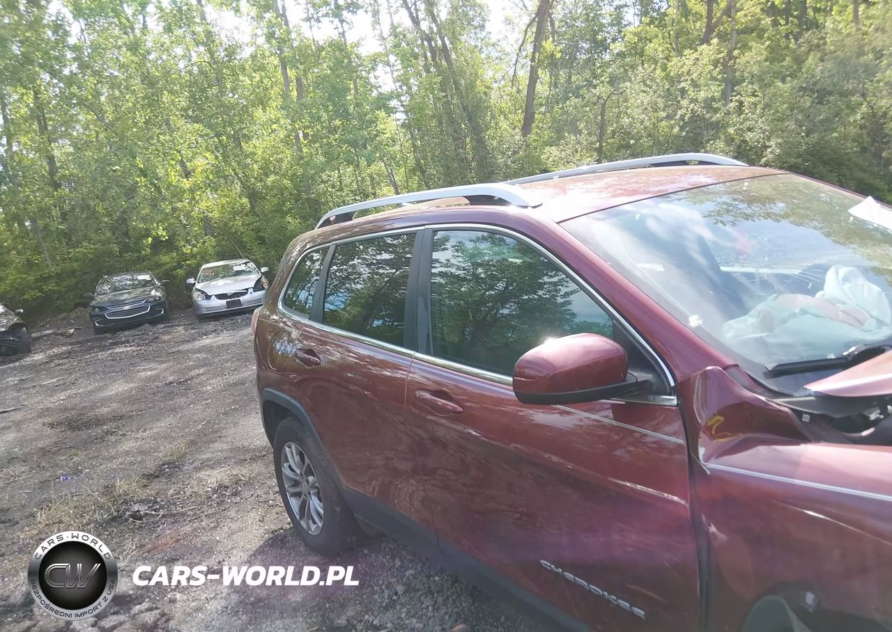 2019 Jeep Cherokee Latitude Plus 4X4 VIN:1C4PJMLX9KD107393 - 13
