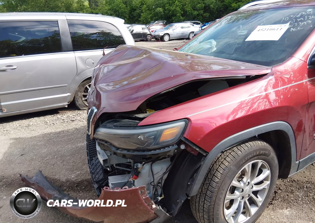 2019 Jeep Cherokee Latitude Plus 4X4 VIN:1C4PJMLX9KD107393 - 6