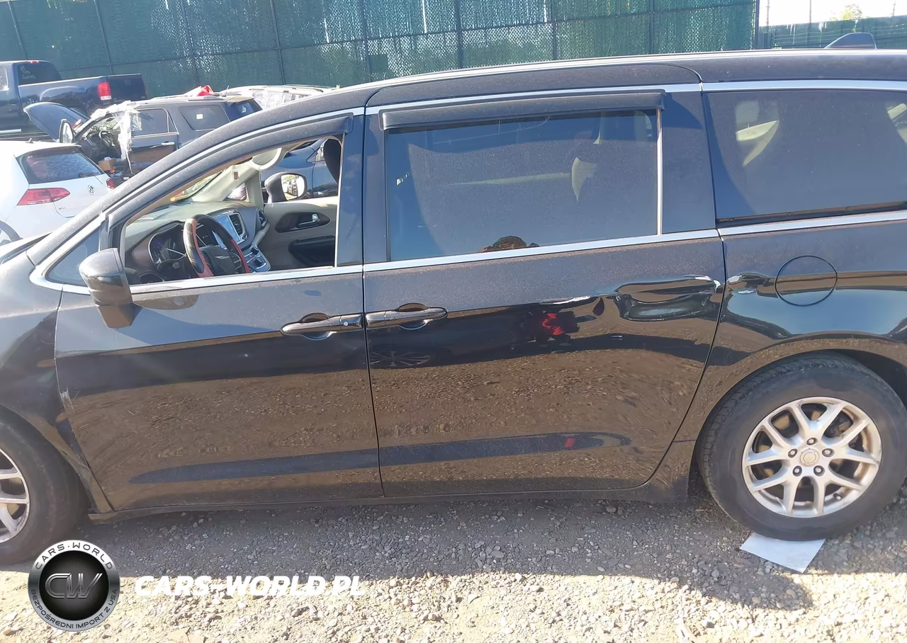 2017 Chrysler Pacifica Touring VIN:2C4RC1DG3HR517371 - 14