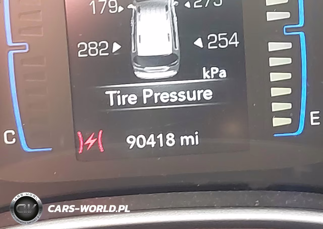 2017 Chrysler Pacifica Touring VIN:2C4RC1DG3HR517371 - 7