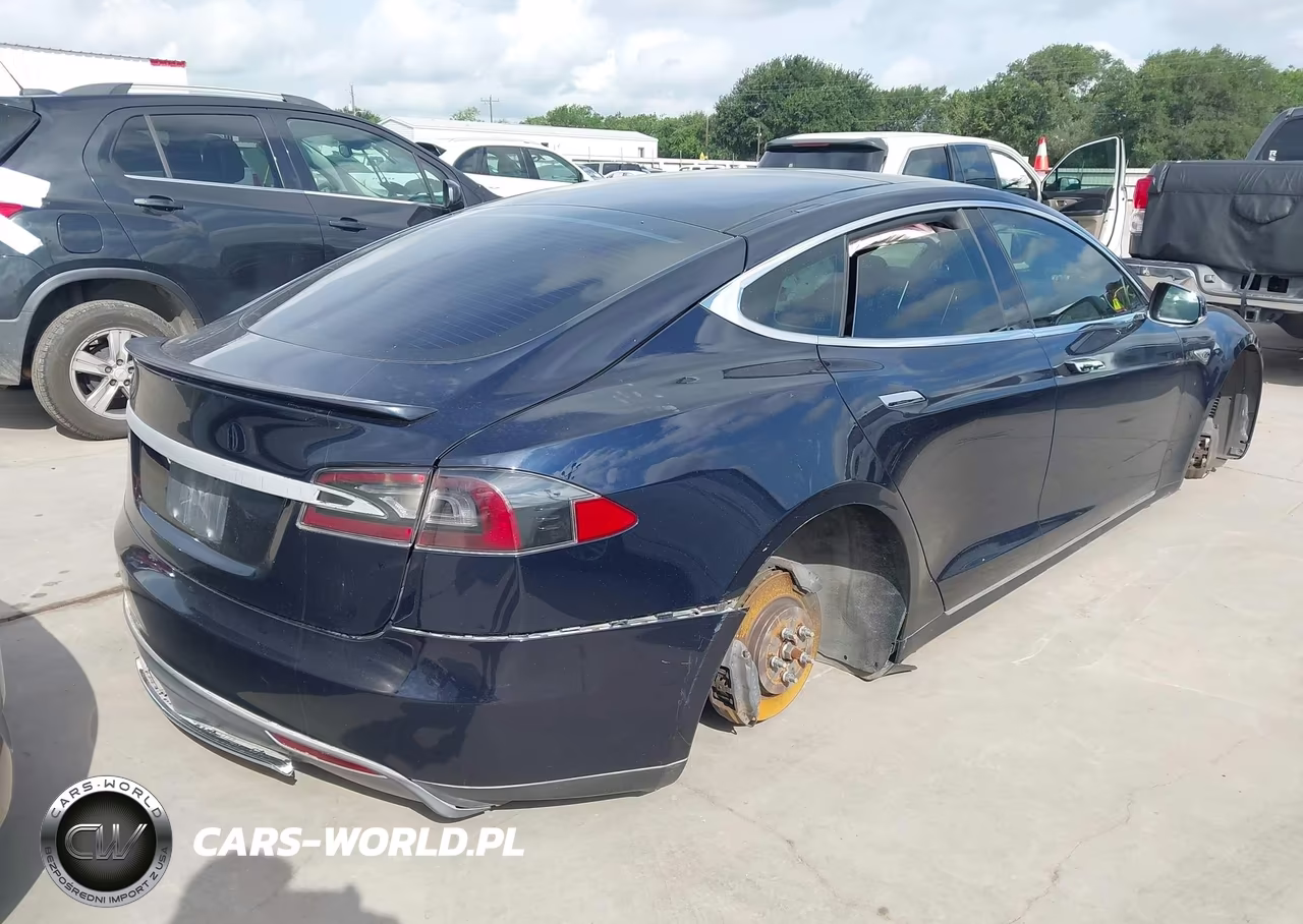 2014 Tesla Model S VIN:5YJSA1S10EFP43493 - 4