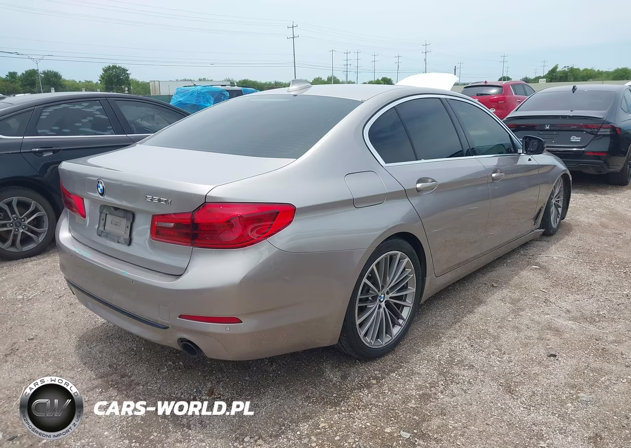 2019 BMW 530I VIN:WBAJA5C5XKWW03282 - 4