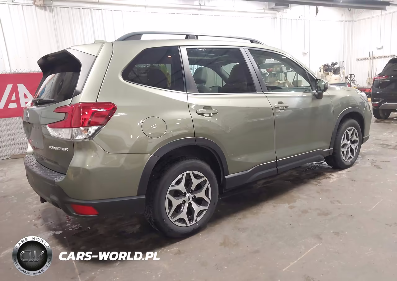 2019 Subaru Forester Premium VIN:JF2SKAEC0KH578035 - 4