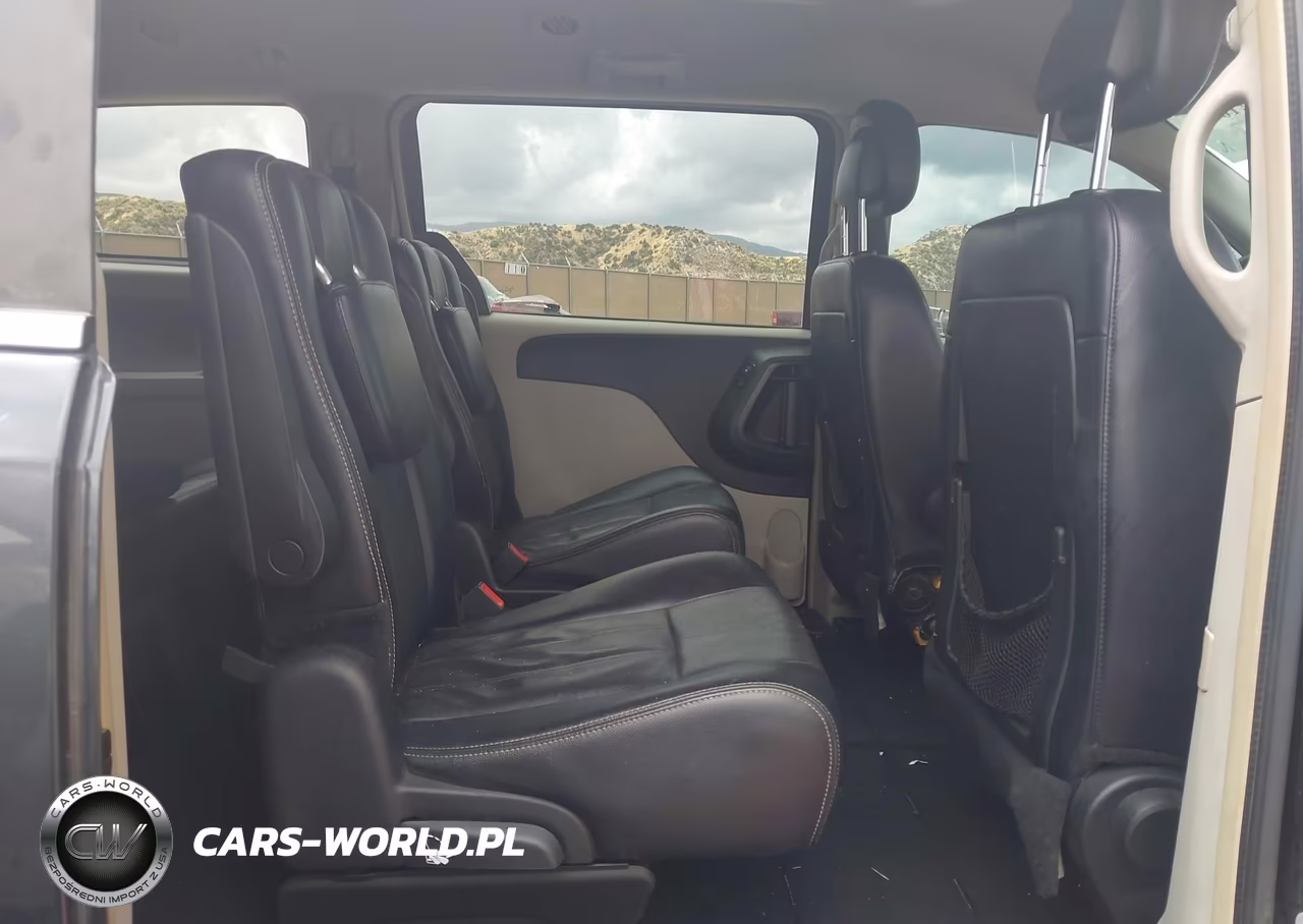 2014 Chrysler Town & Country Touring VIN:2C4RC1BG3ER203654 - 8