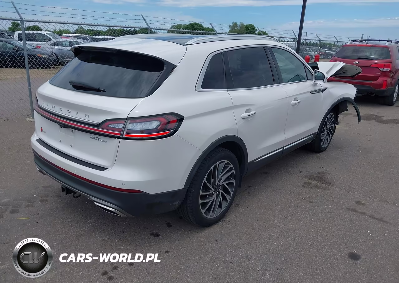 2019 Lincoln Nautilus Reserve VIN:2LMPJ8L93KBL67030 - 4