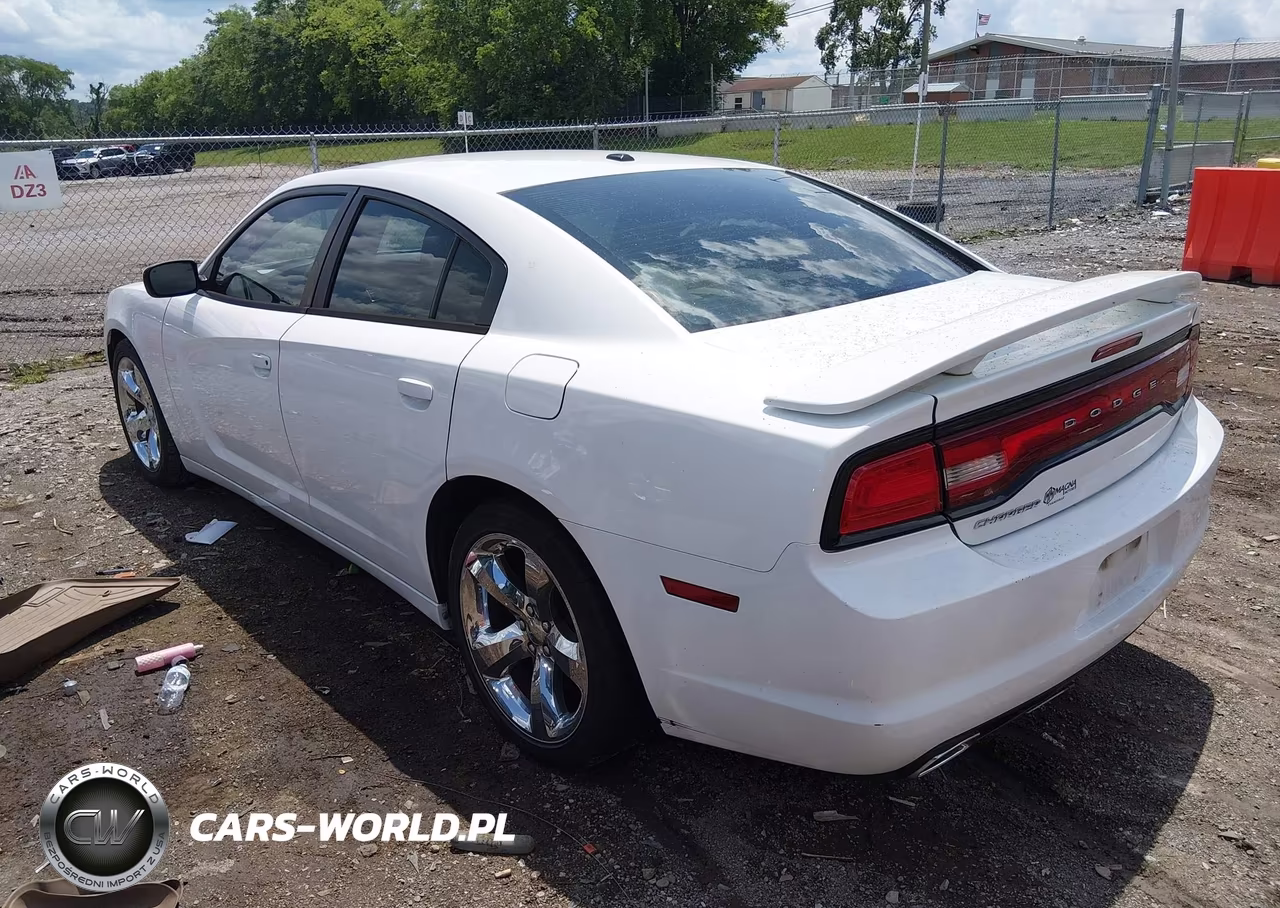 2013 Dodge Charger Sxt VIN:2C3CDXHG2DH725424 - 3