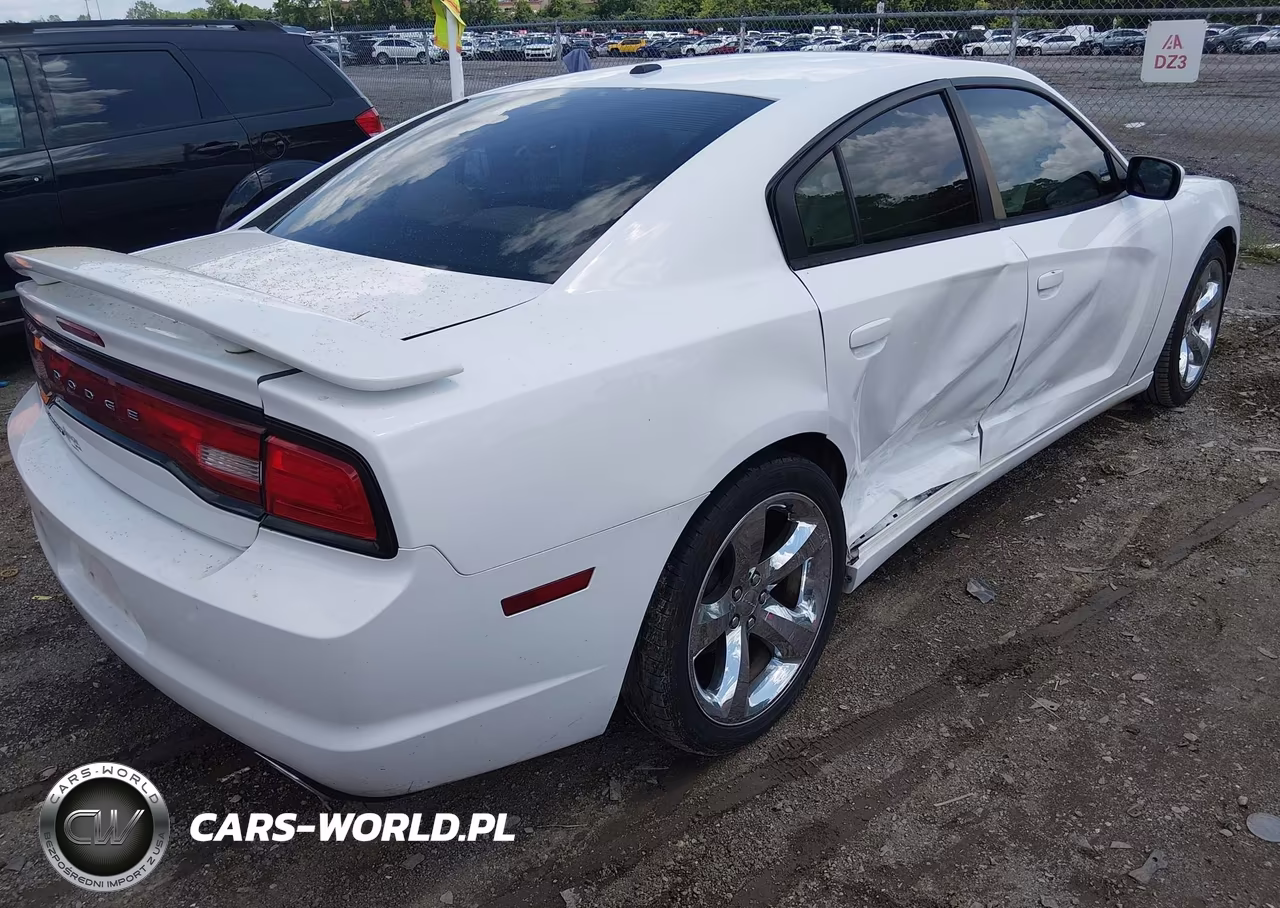 2013 Dodge Charger Sxt VIN:2C3CDXHG2DH725424 - 4