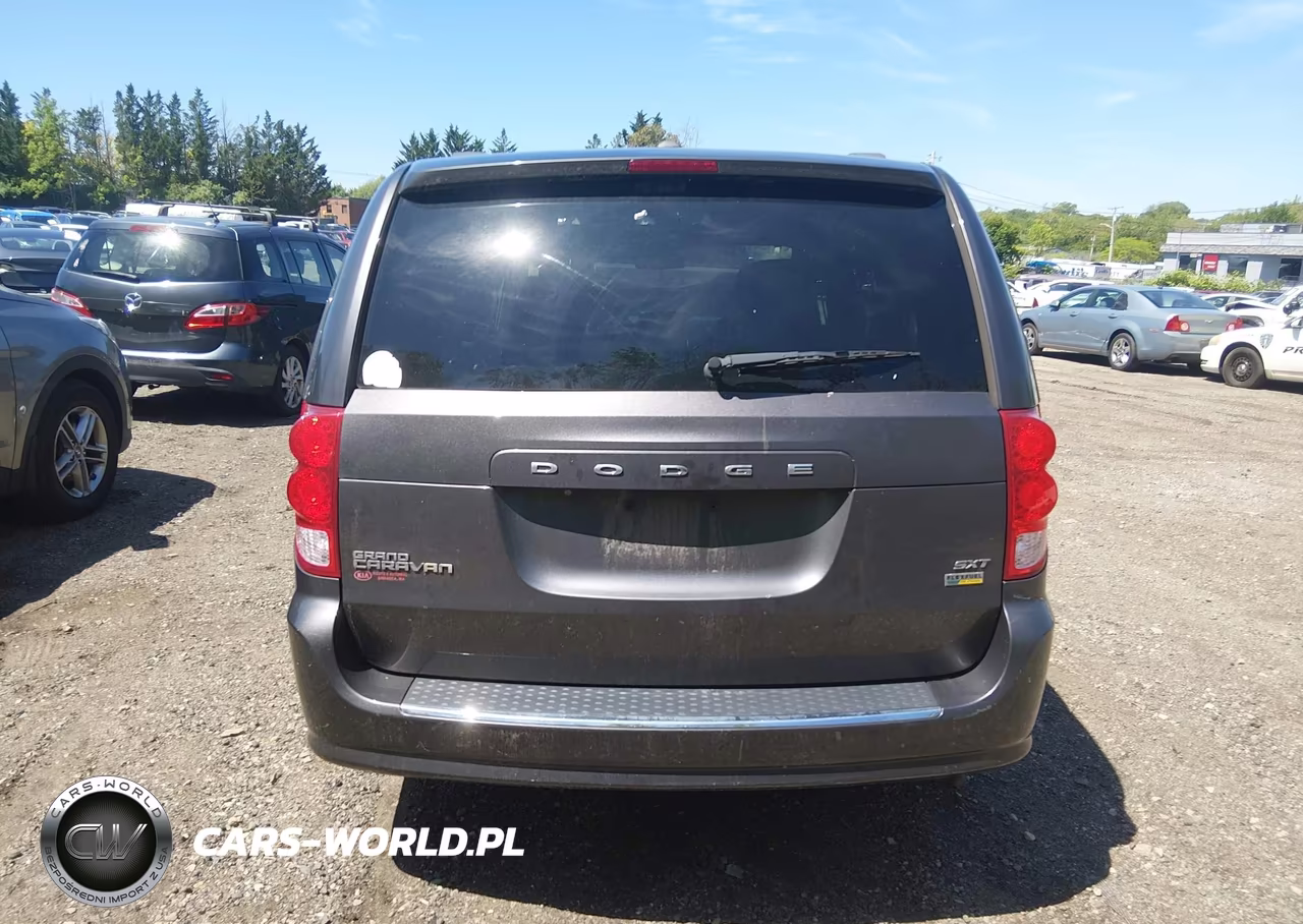 2018 Dodge Grand Caravan Sxt VIN:2C4RDGCG2JR360052 - 16
