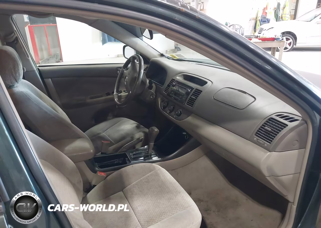 2003 Toyota Camry Le VIN:4T1BE32K43U663770 - 5