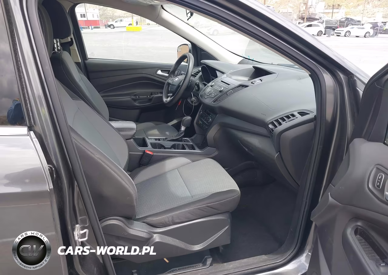 2017 Ford Escape Se VIN:1FMCU0GD5HUB53371 - 5
