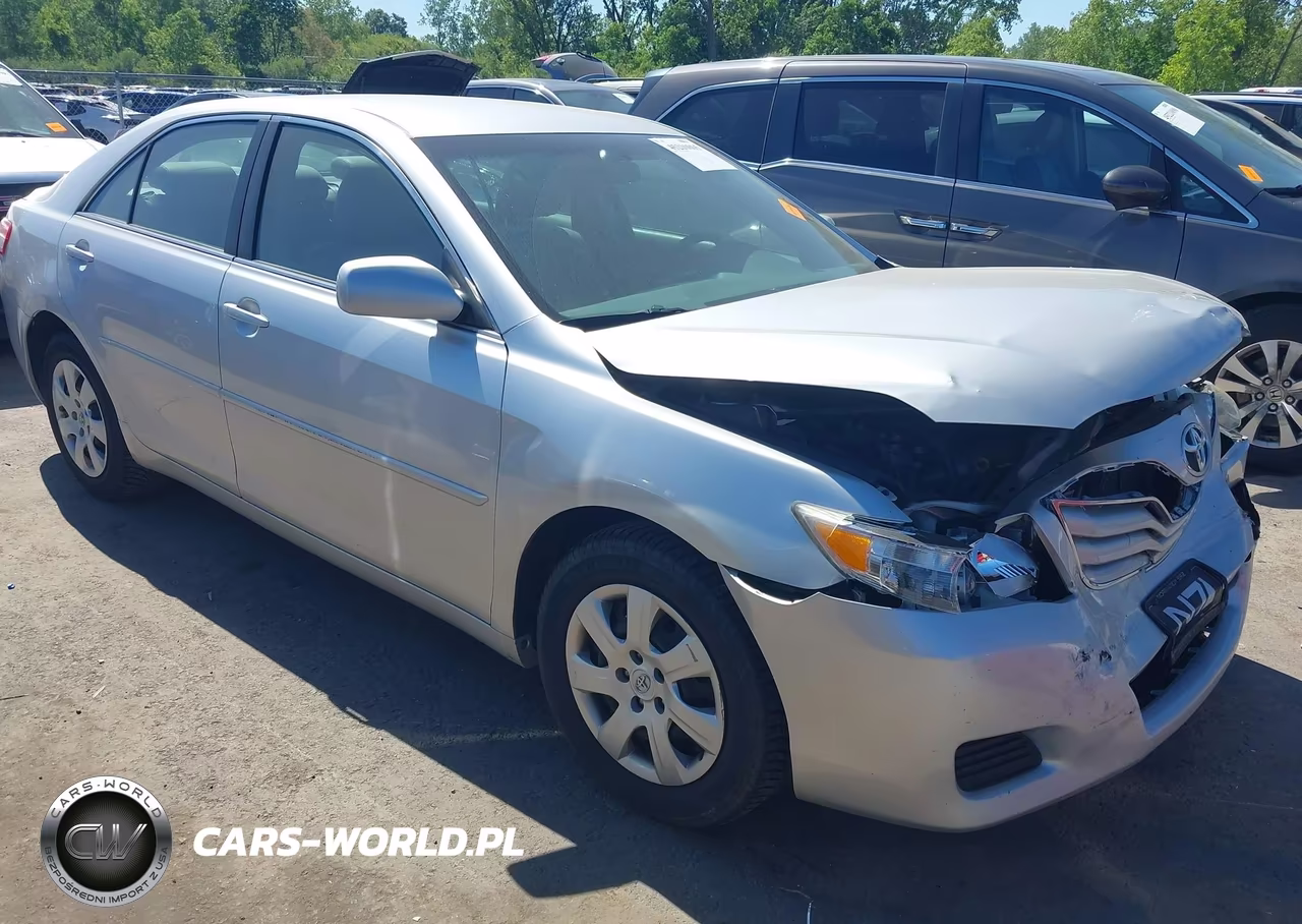 2011 Toyota Camry Le – zdjęcie 1 z 16