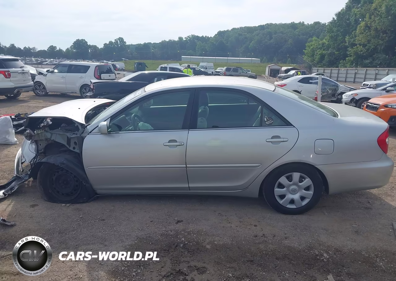 2002 Toyota Camry Le VIN:4T1BE32K12U631454 - 14