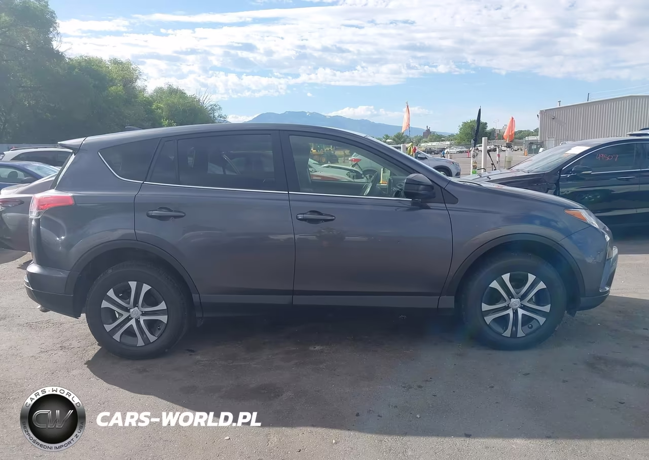 2018 Toyota Rav4 Le VIN:JTMBFREV0JD251370 - 13