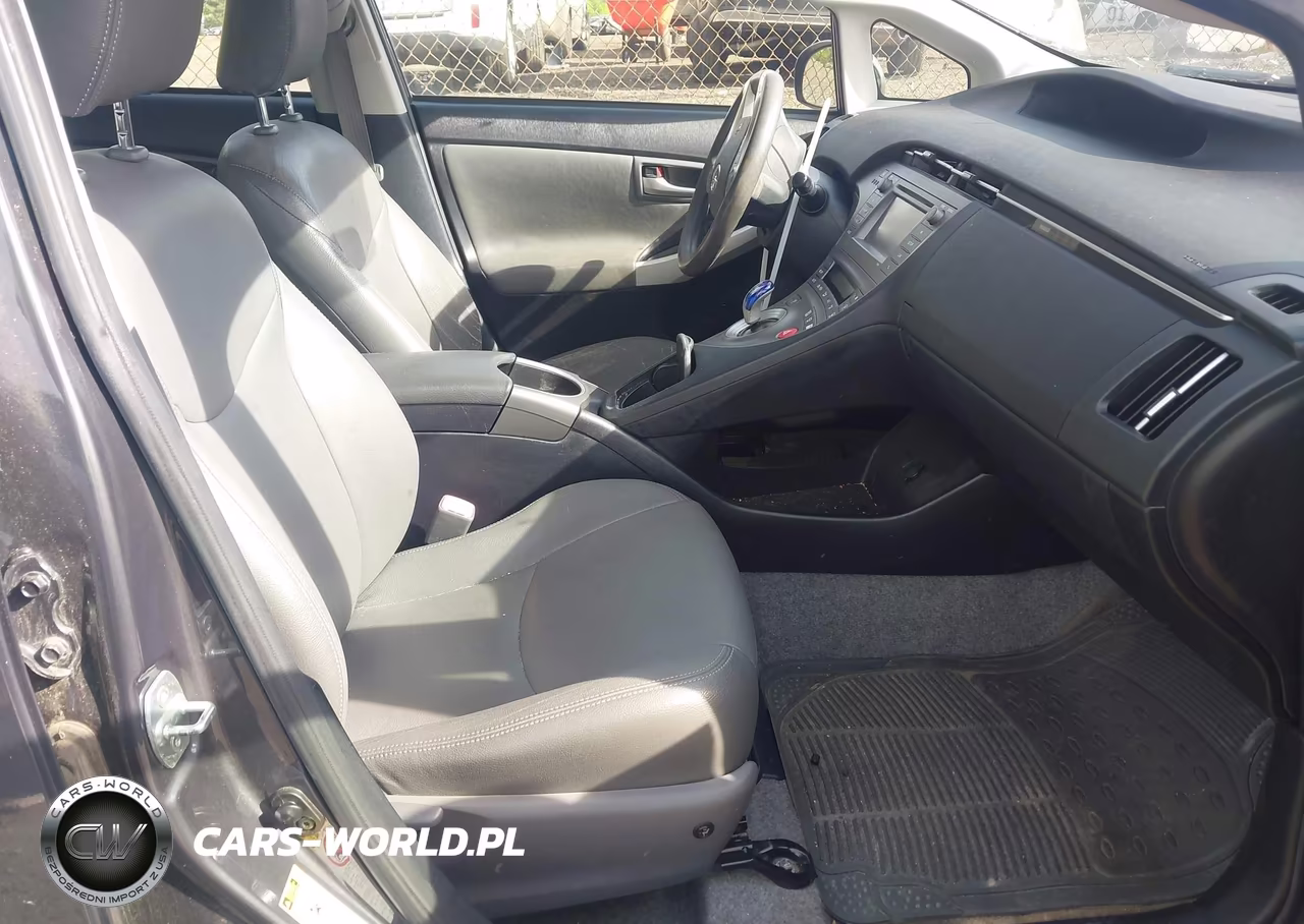 2012 Toyota Prius Two VIN:JTDKN3DU3C5464612 - 5