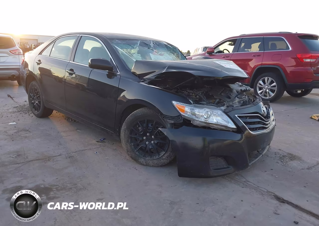 2011 Toyota Camry Le – zdjęcie 1 z 17