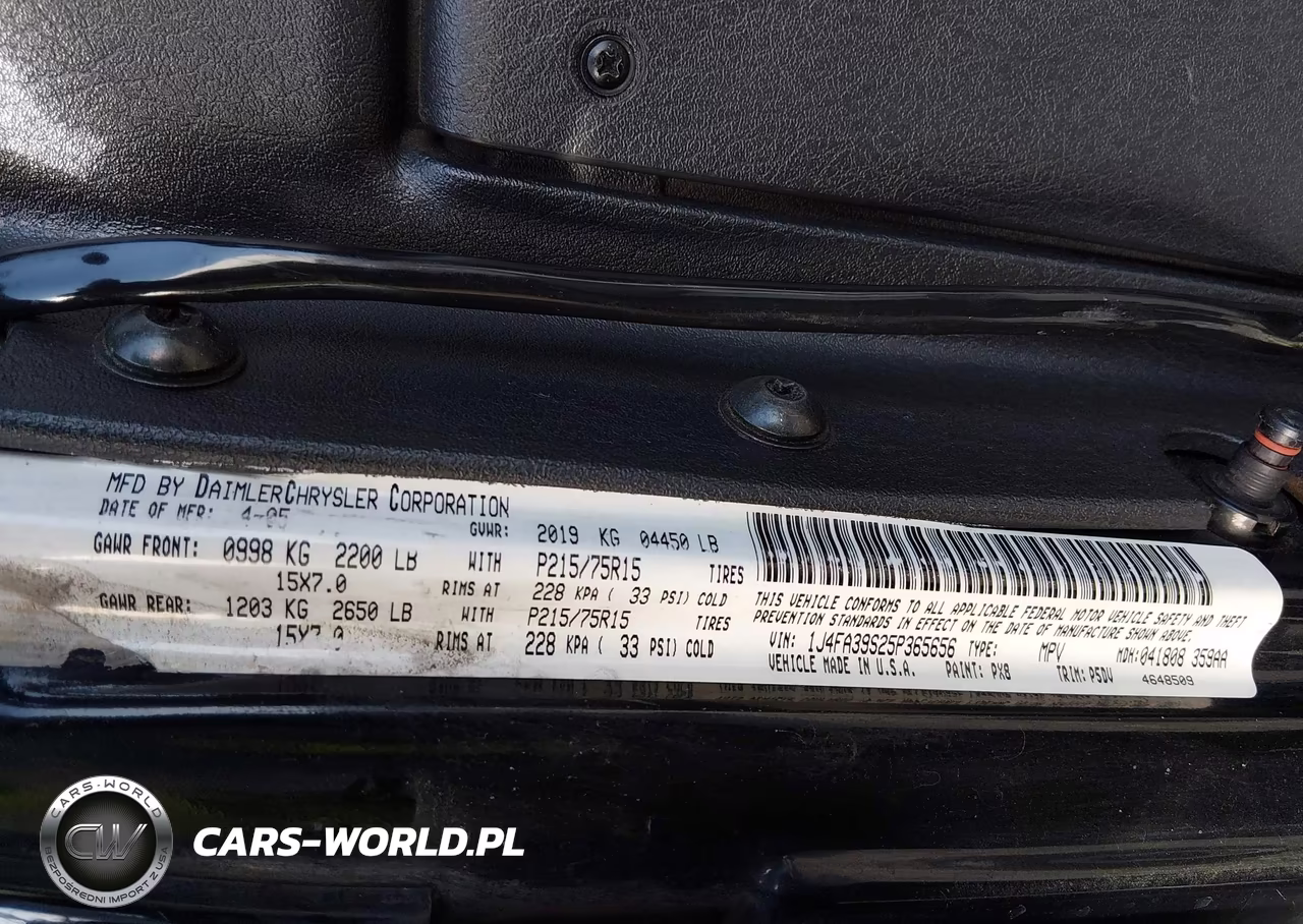 2005 Jeep Wrangler X VIN:1J4FA39S25P365656 - 9