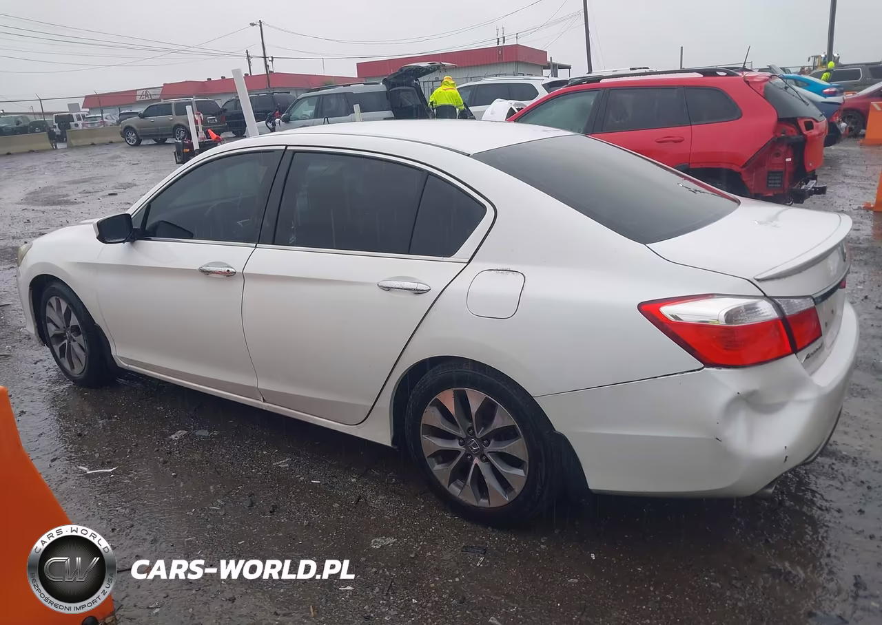2015 Honda Accord Sport VIN:1HGCR2F57FA218720 - 14