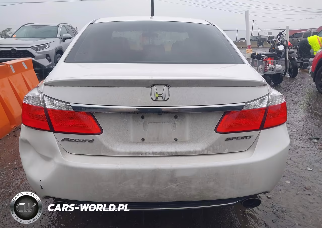 2015 Honda Accord Sport VIN:1HGCR2F57FA218720 - 16